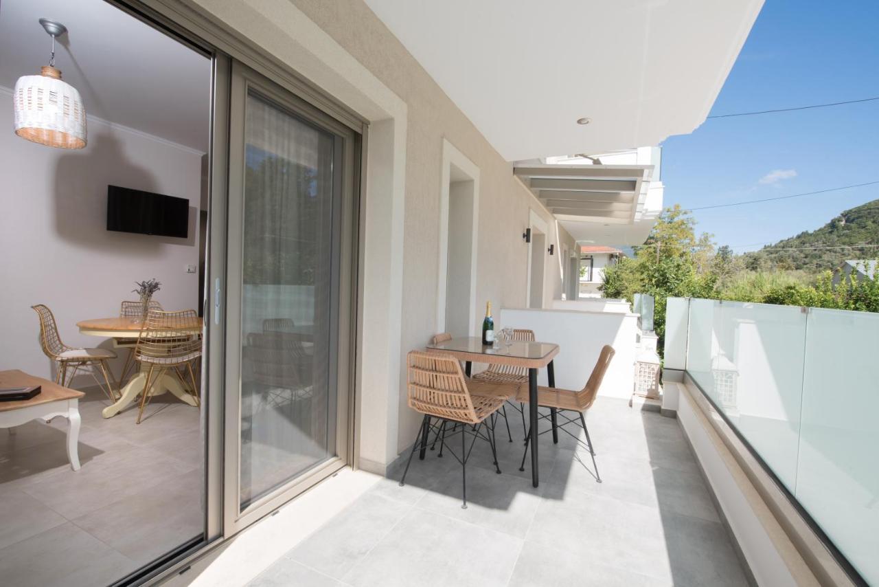 Kampos Apartment Vasiliki  Bagian luar foto
